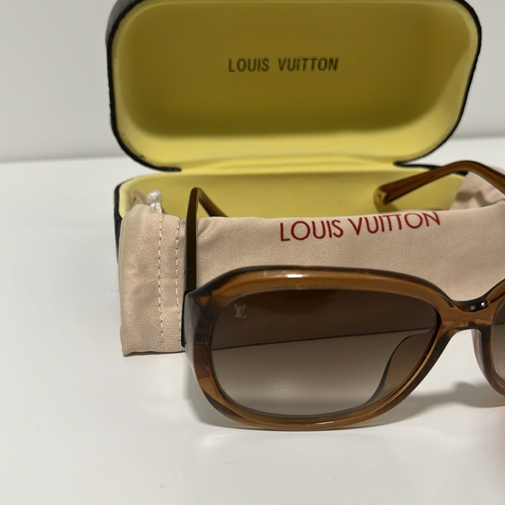 Louis Vuitton 'Obsession GM' Glitter Honey sunglasses. - Picture 2 of 8